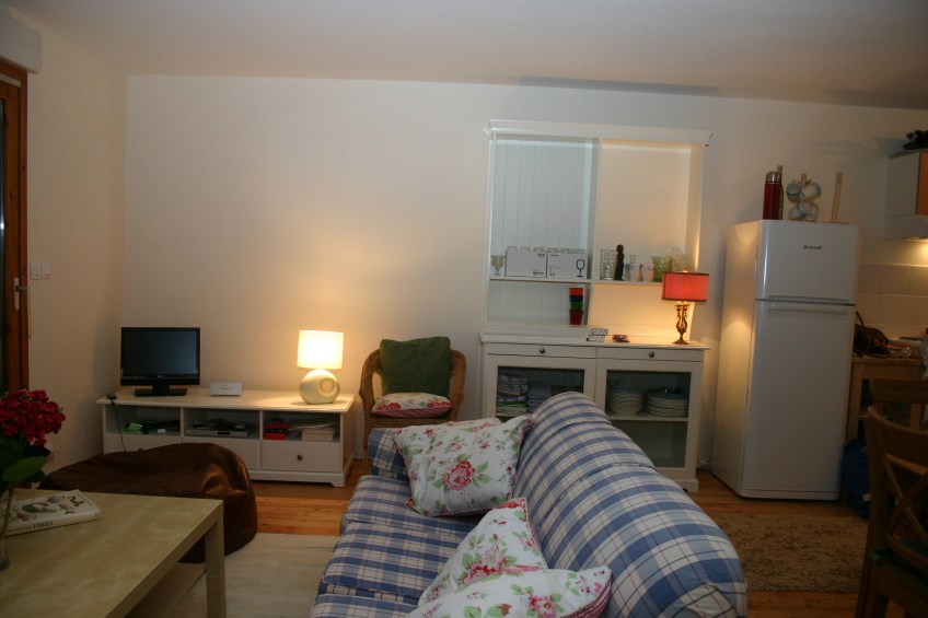 B8 Lounge